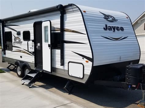 3-inch, cambered, steel box tube frame; Fully-integrated A-frame; Magnum Truss Roof System with seamless DiFlex II® material; Entrance doors and baggage doors all Keyed Alike; Radial tires with galvanized steel, impact-resistant wheel wells; Front window with integrated rock guard; 30-amp service. . 2018 jayco jay flight